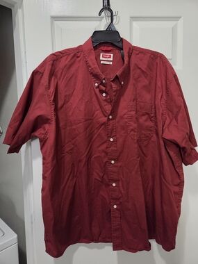 Wrangler Men's Short Sleeve Button-Down Shirt - Burgundy